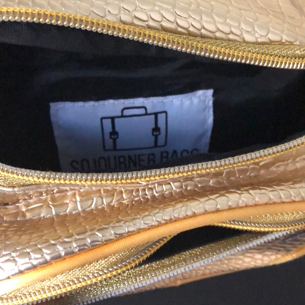 Fannypack - Picture 2 of 6